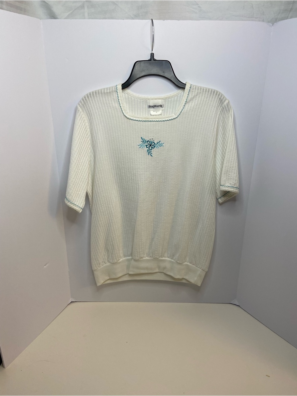 BonWorth Cream Short-Sleeve Crewneck Sweater with Teal Embroidery